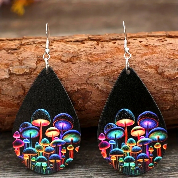 Fluorescent Mushroom Water Drop Design Dangle.Earrings Simple Leisure Style Wood - Picture 1 of 6